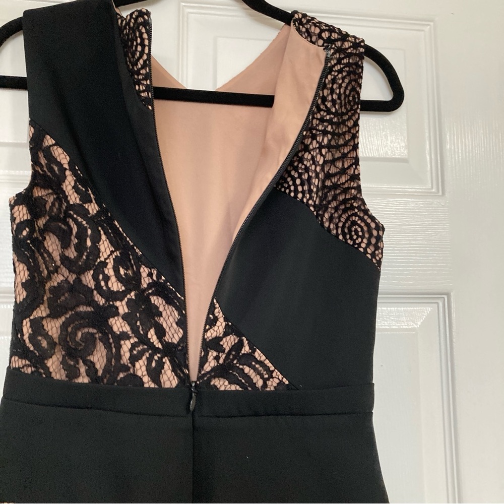 BCBG MAXAZRIA Dalia Lace Elegant Black and Nude Dress Party Cocktail Sz 6 - Picture 9 of 14